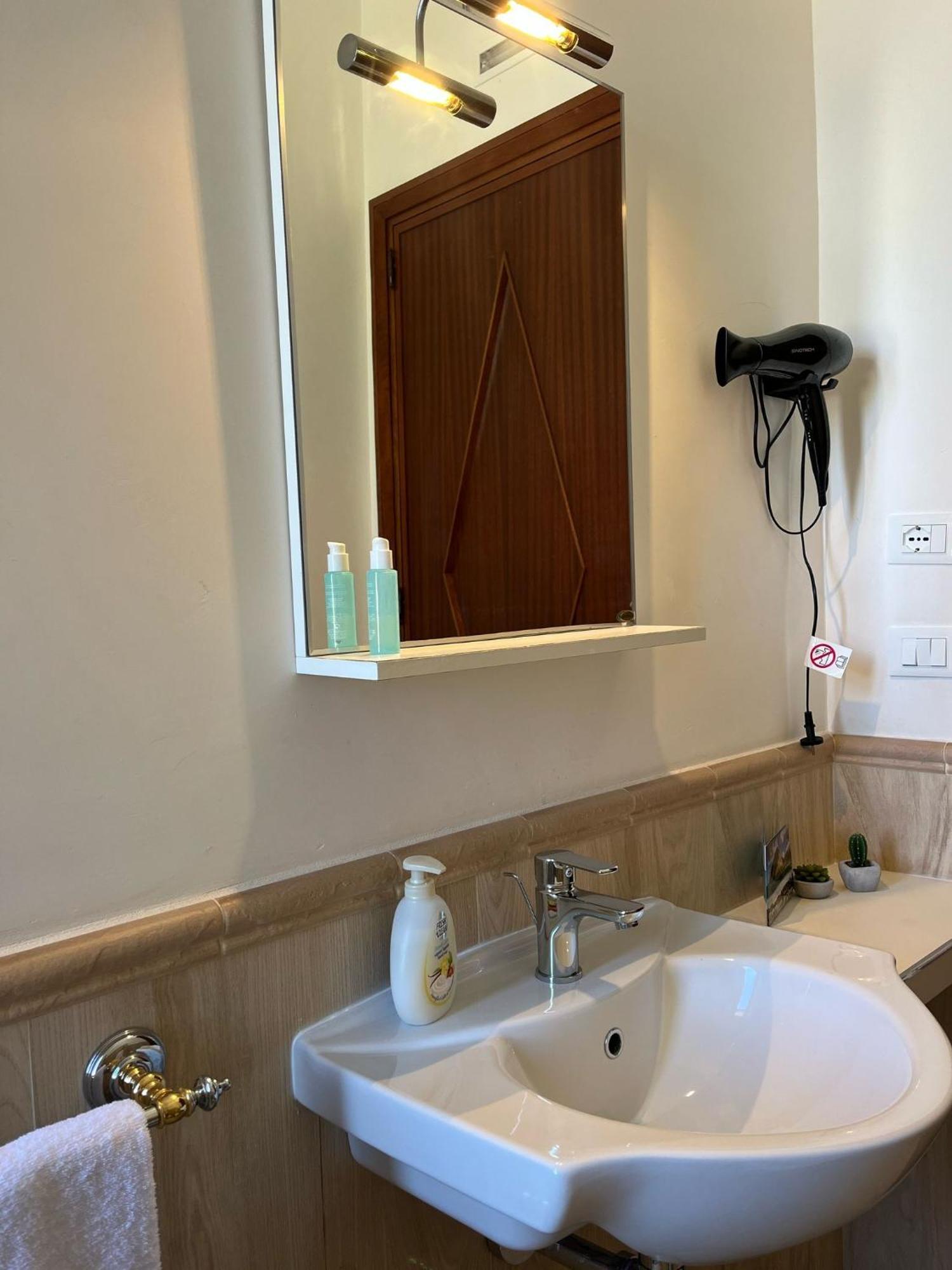 Cofanomare Bed & Breakfast Custonaci Ruang foto